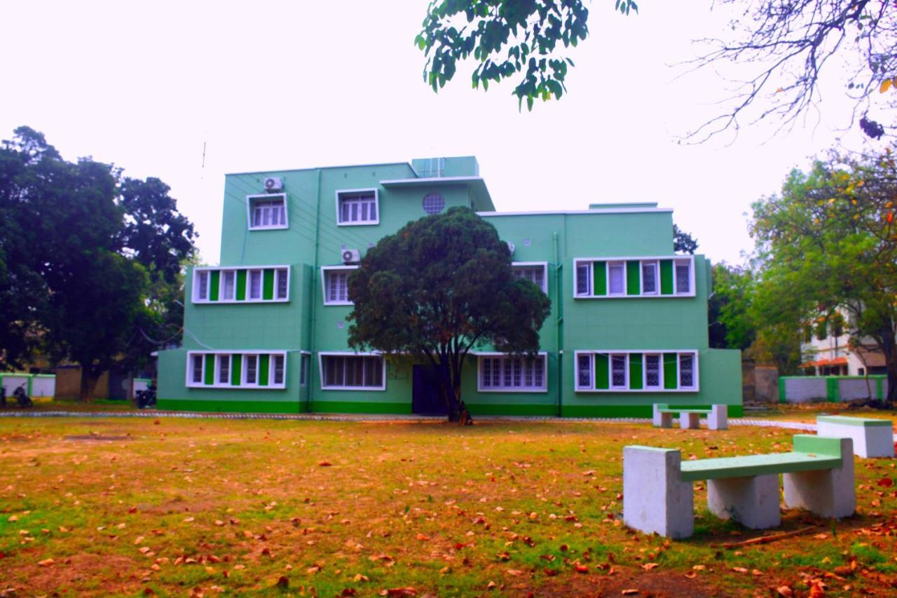 Jhargram Eshani Hotels And Guest House Buitenkant foto